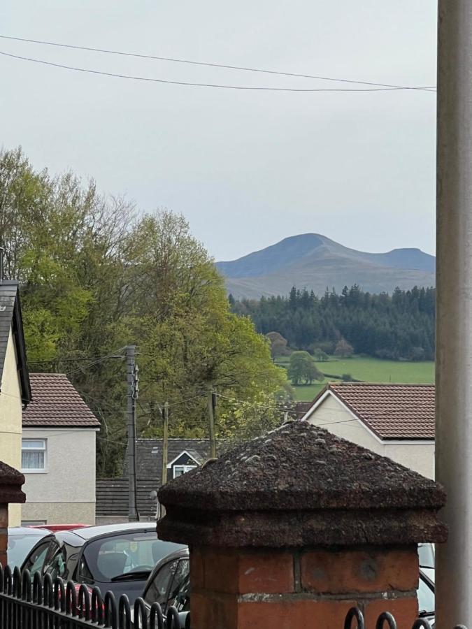 Brecon Town 3 Bedroom House Sleeps 6 Central Location Exterior foto